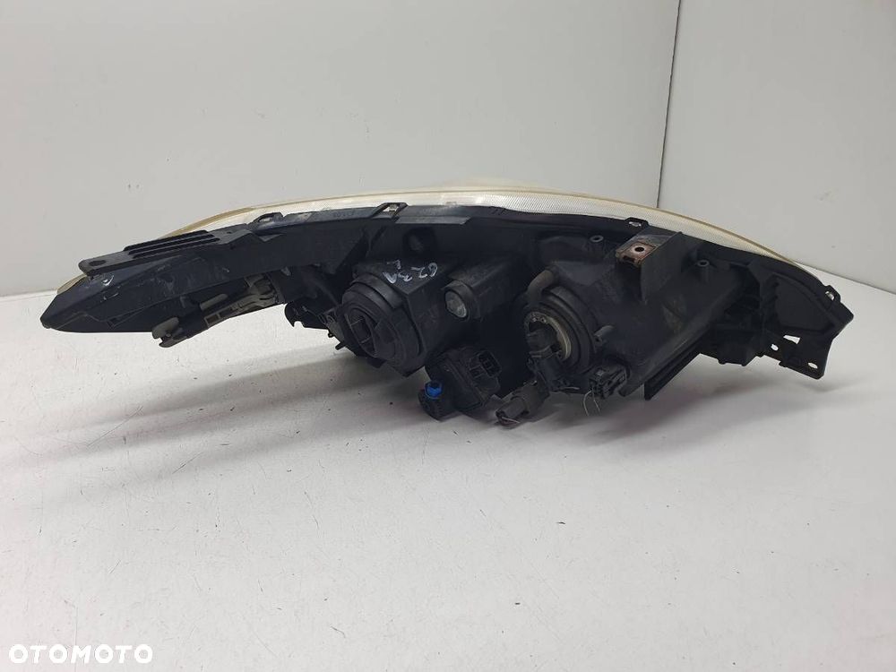 LAMPA PRZÓD PRZEDNIA LEWA SOCZEWKA MAZDA 5 CR19 EU - 2