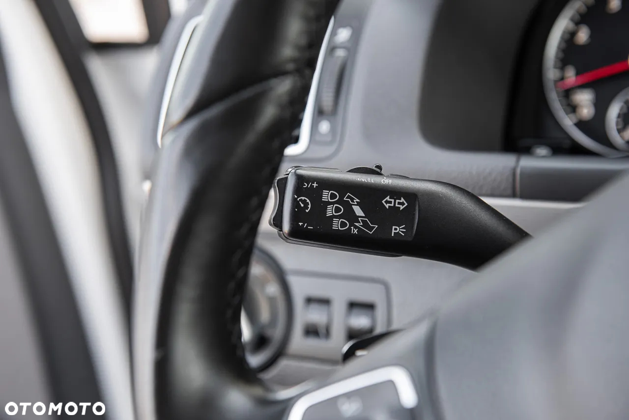Volkswagen Touran 1.4 TSI DSG MATCH - 20