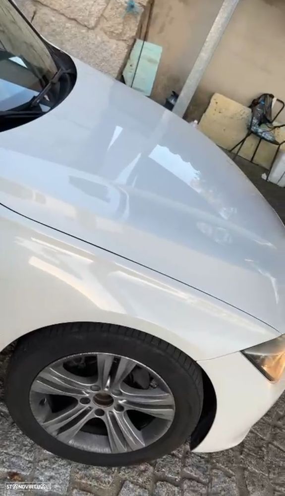 BMW 214 Gran Tourer - 1