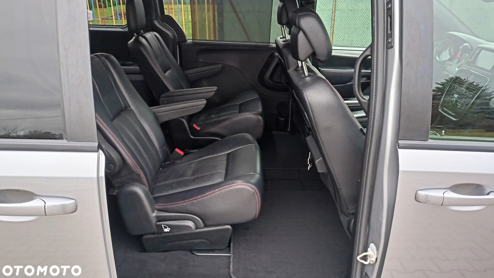 Dodge Grand Caravan - 15