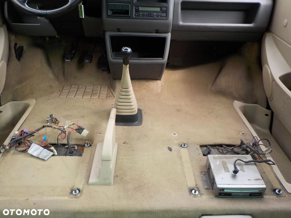 VW T4 MULTIVAN CARAVELLE ŚRODEK TAPICERKI WNĘTRZE KRÓTKI SKÓRA BEŻ - 12