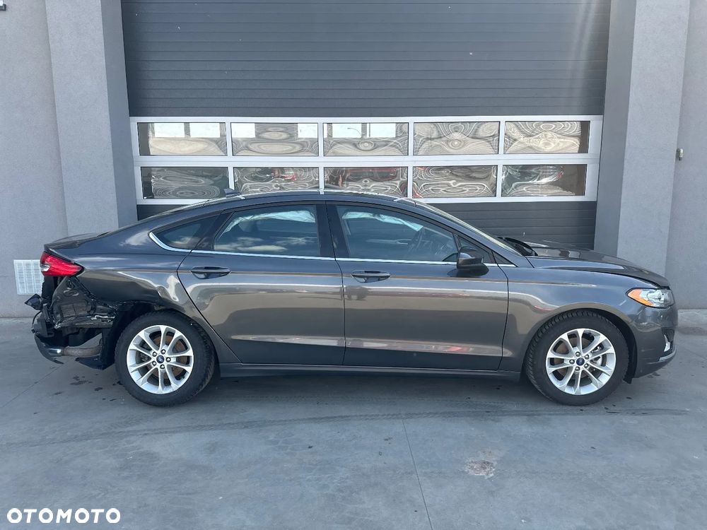 Ford Fusion - 9