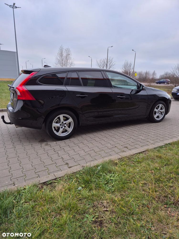 Volvo V60 D5 Momentum - 6