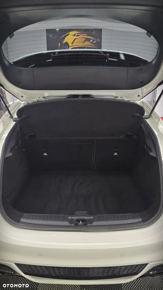 Infiniti Q30 2.2d Premium Tech Gallery White AWD 7DCT - 12