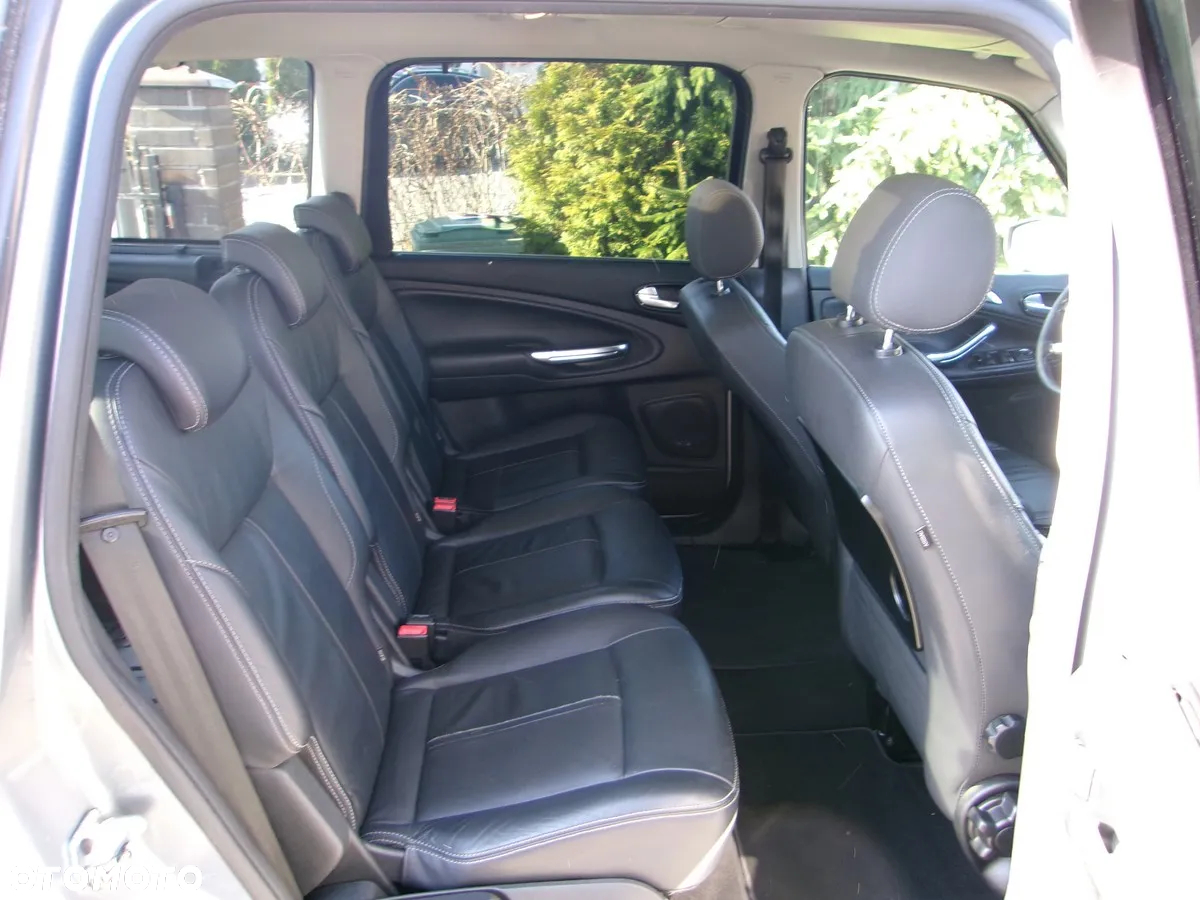 Ford Galaxy - 8