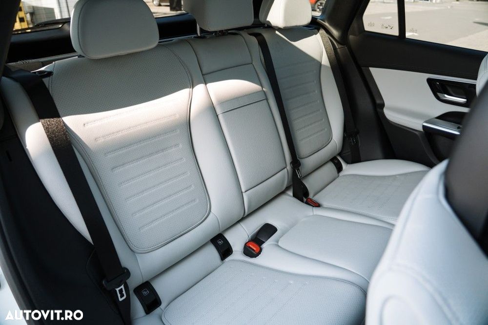 Mercedes-Benz GLC 300 e 4MATIC - 13