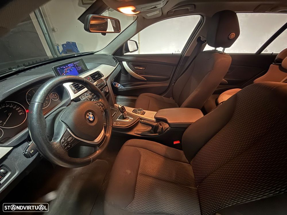 BMW 320 d Advantage Auto - 8