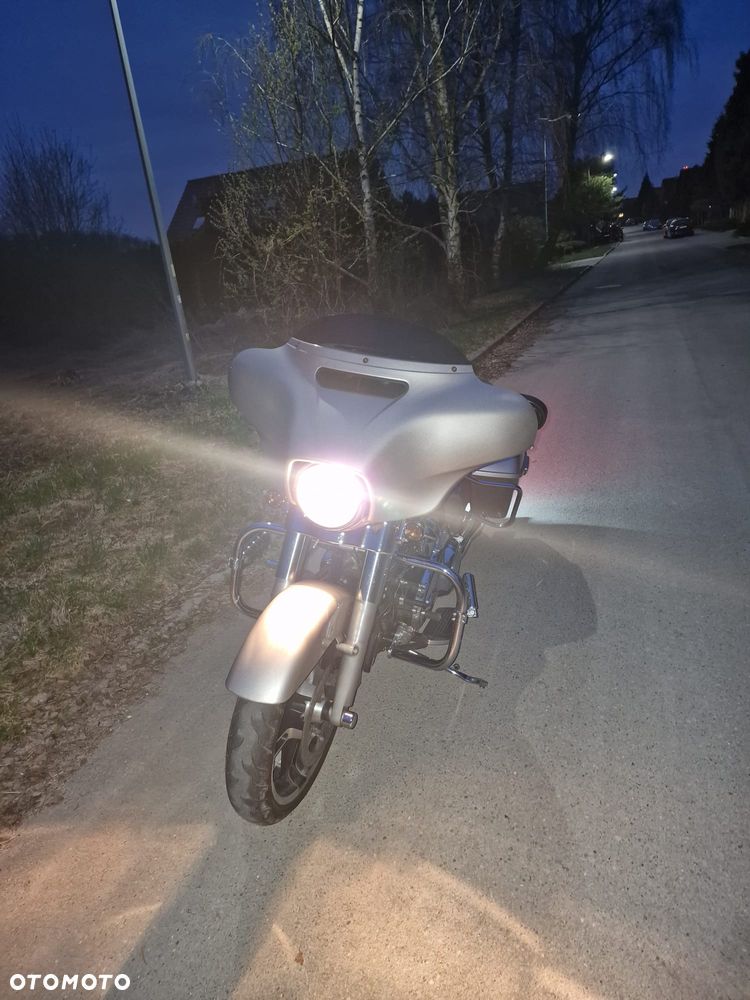 Harley-Davidson Touring Street Glide - 26