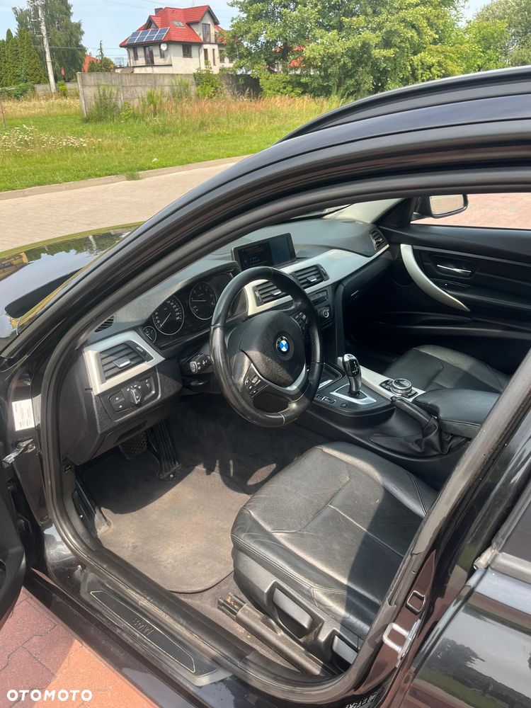 BMW Seria 3 320d xDrive Sport Line - 11