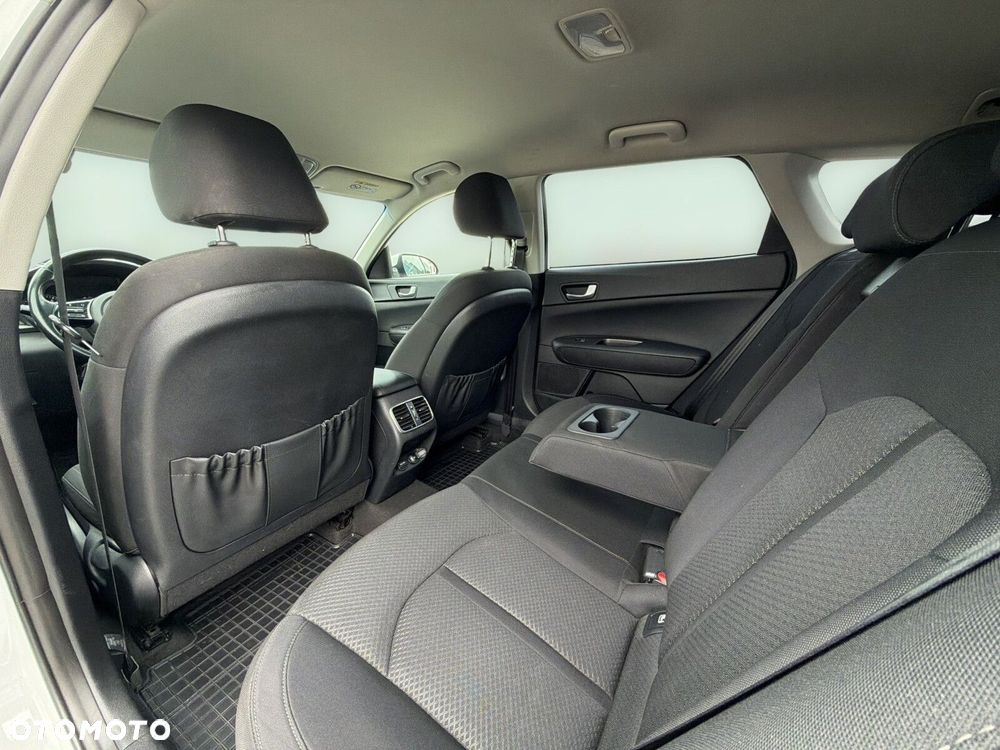 Kia Optima - 31
