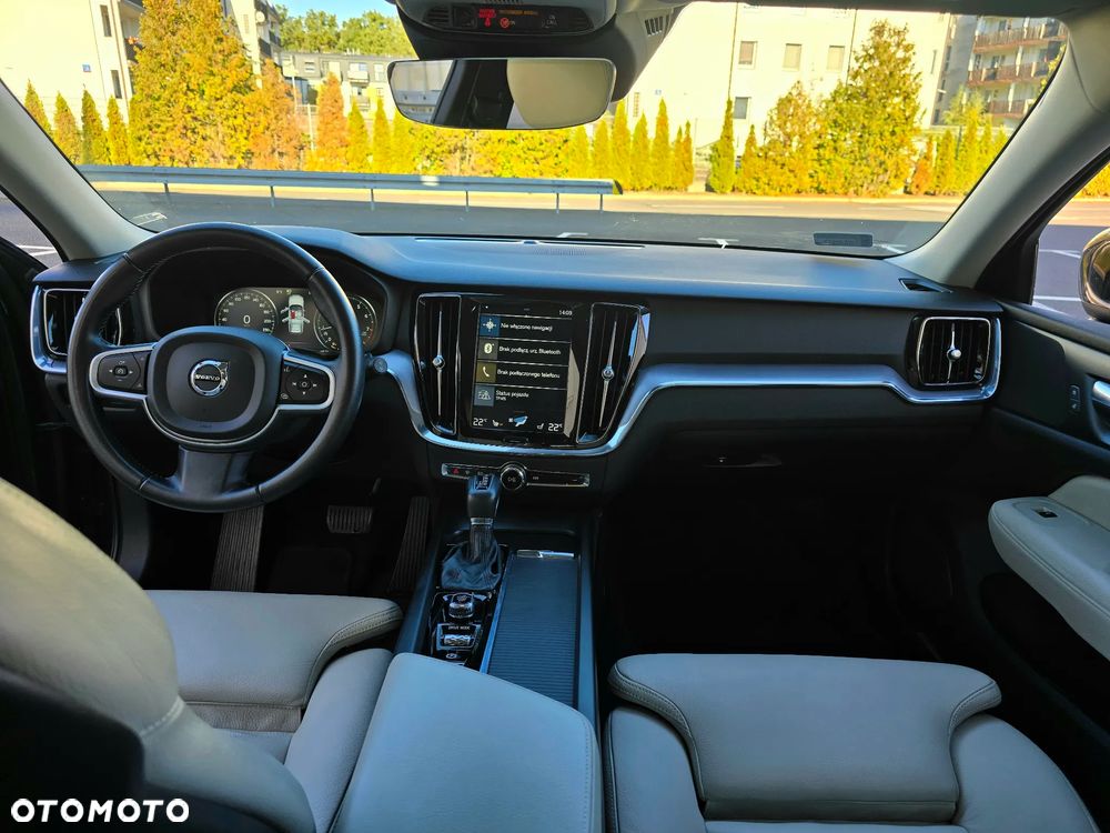 Volvo V60 T4 Momentum Pro - 21