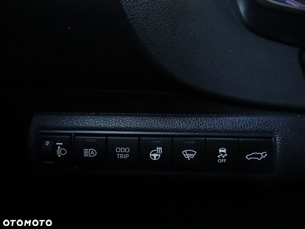 Toyota Corolla 2.0 Hybrid Executive - 35