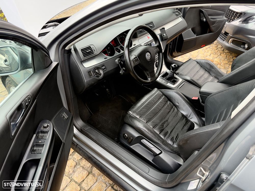 VW Passat 2.0 TDI Highline - 36