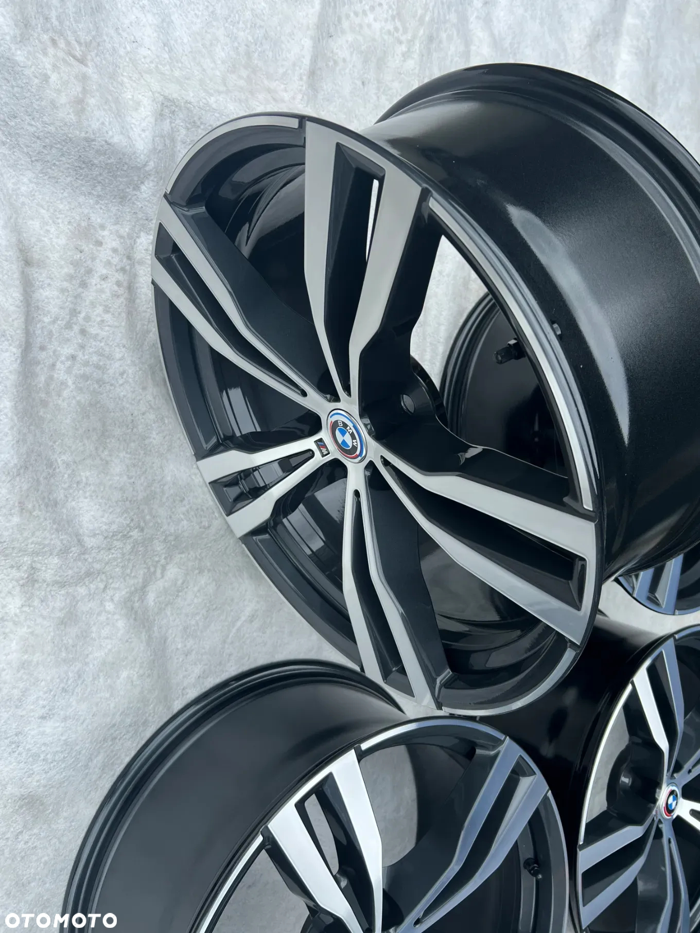 Oryginalne nowe  Felgi BMW X7 X5 X6 9,5x21et36 8074220 - 9