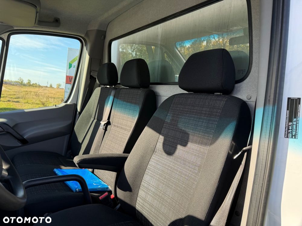 Mercedes-Benz Sprinter - 23