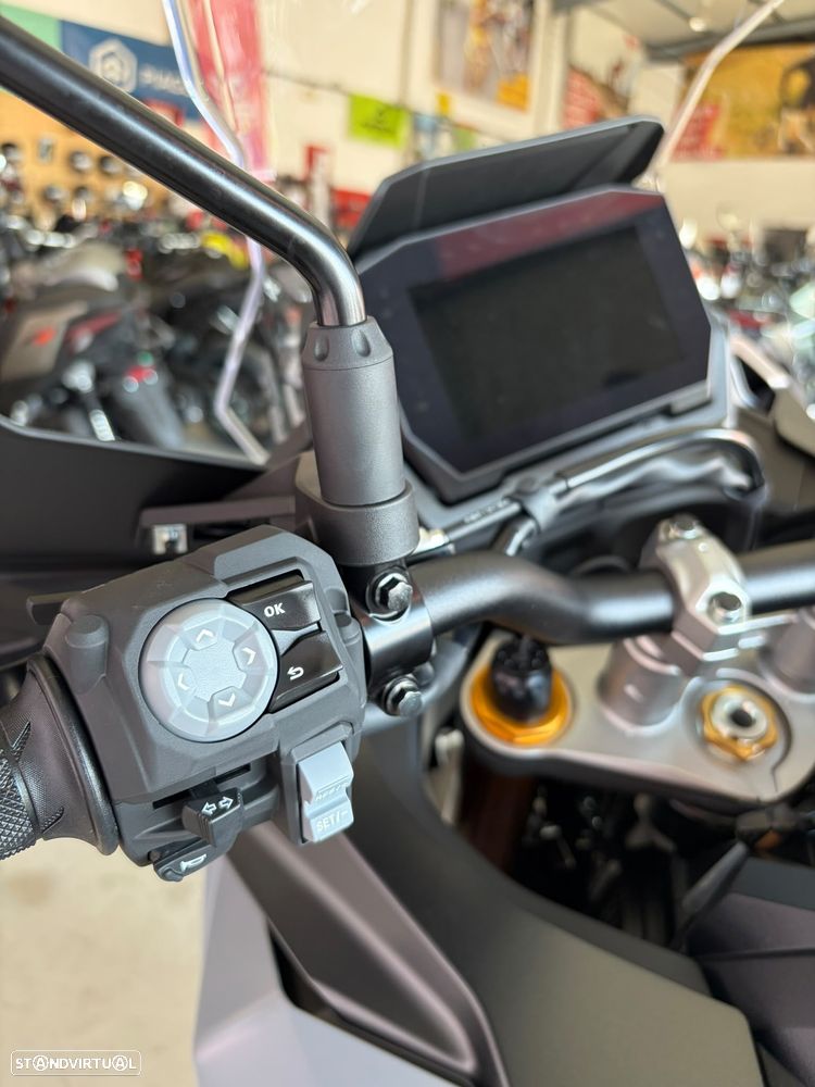 Suzuki GSX 1000 GX MY26 - 7