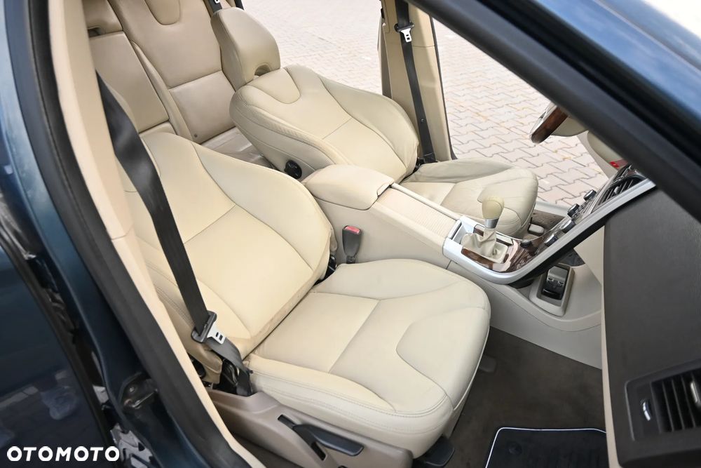 Volvo XC 60 2.4D DRIVe - 25