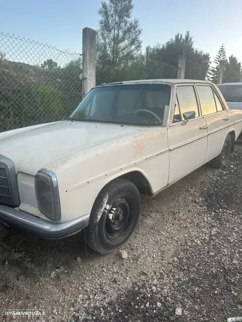 Mercedes-Benz 220 - 1