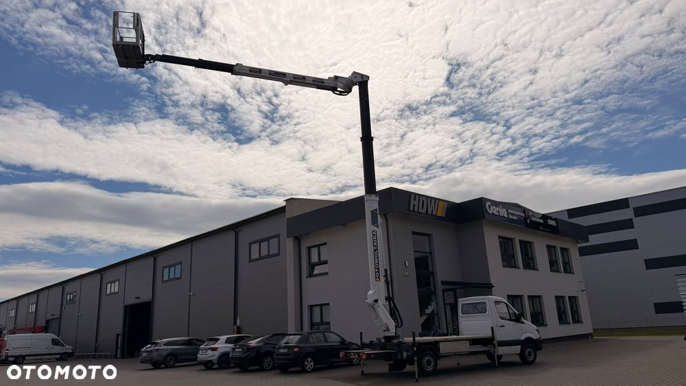 Versalift VTX-240 na Mercedes Sprinter 311 CDI