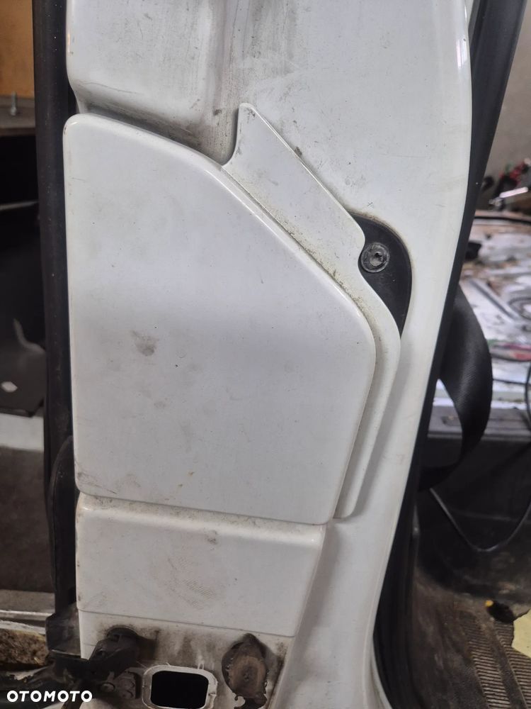 ZAŚLEPKA LISTWA PRAWA WLEWU ADBLUE MASTER III MOVANO B  NV400  10r.+ - 1