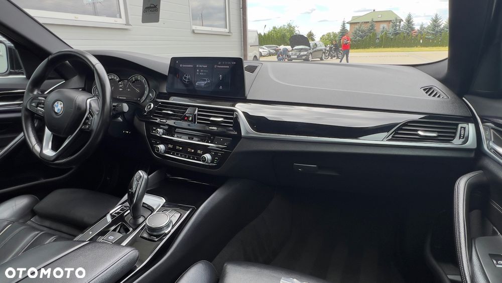 BMW Seria 5 520i Sport Line - 15