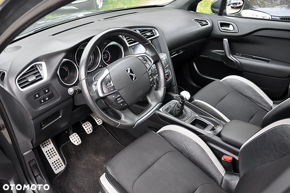 Citroën DS4 1.6 HDi SoChic - 15