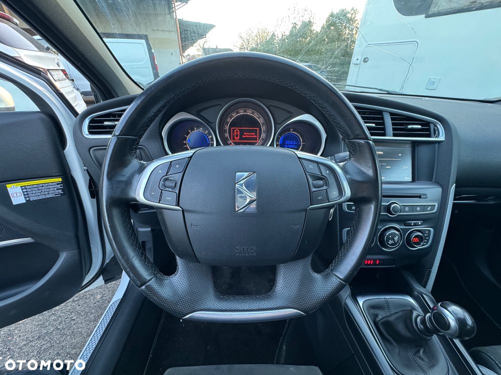 Citroën DS4 BlueHDi 150 S&S SoChic - 19