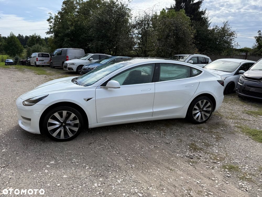 Tesla Model 3 - 6