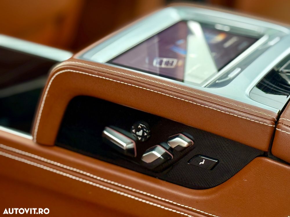 BMW Seria 7 750Li xDrive - 16