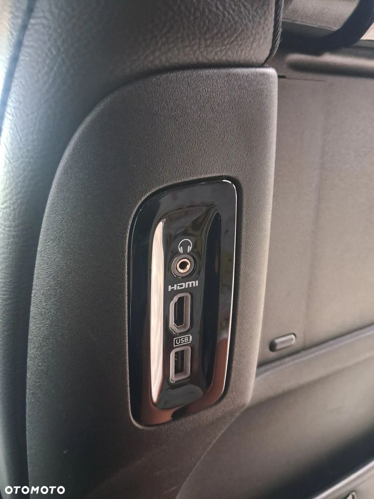 Chrysler Pacifica - 36