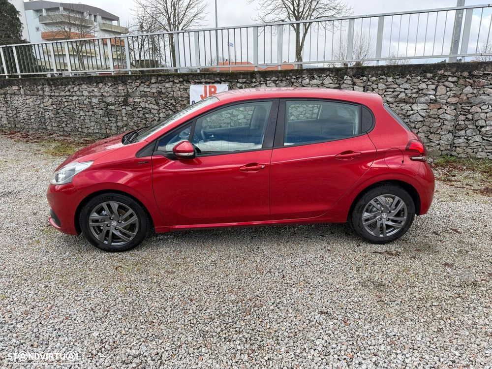 Peugeot 208 1.2 PureTech Signature - 5