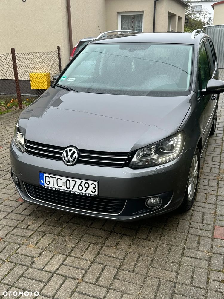 Volkswagen Touran 2012 photo 2