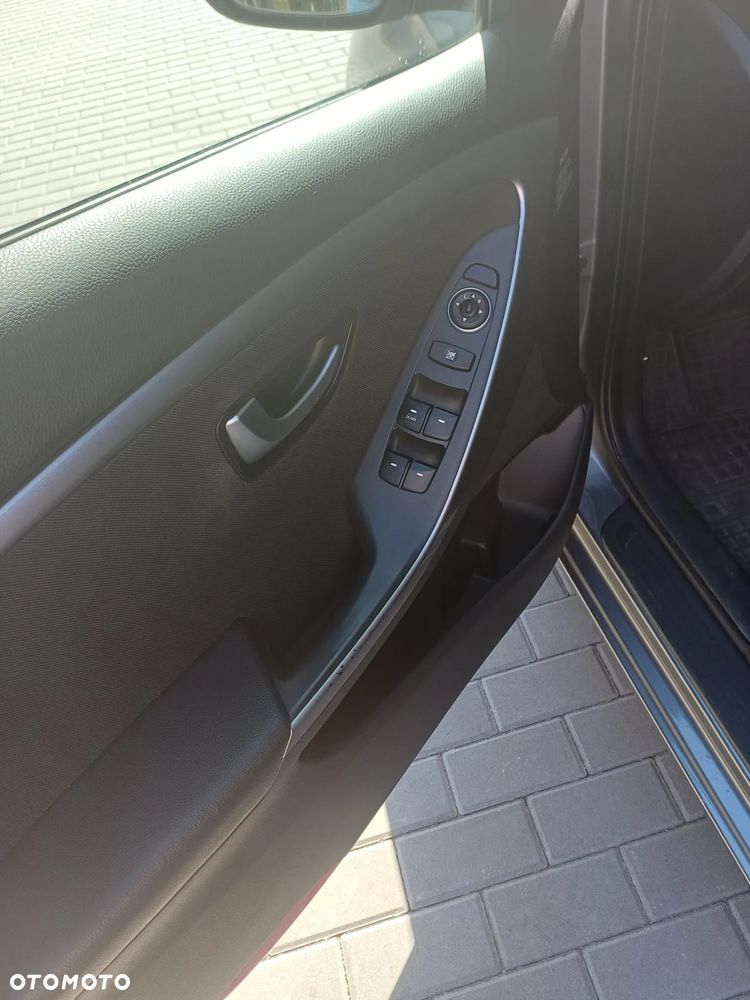 Hyundai i30 blue 1.6 CRDi Style - 7