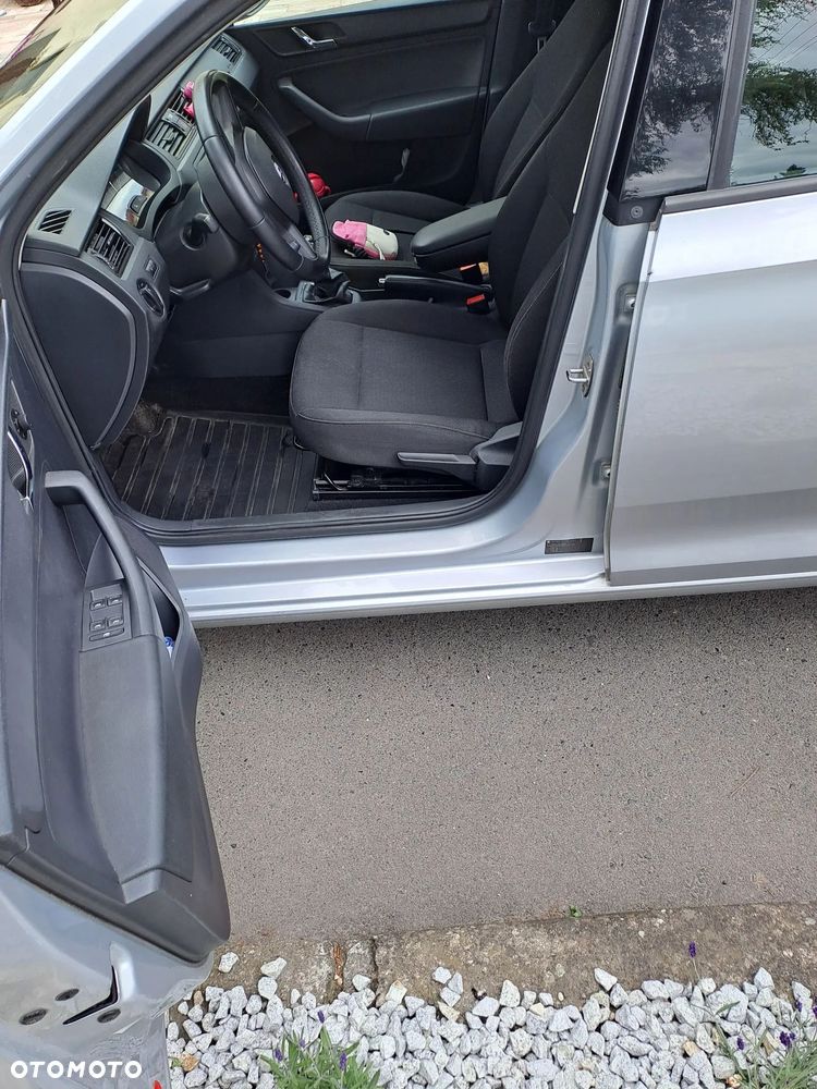 Skoda RAPID 1.2 TSI Active - 10