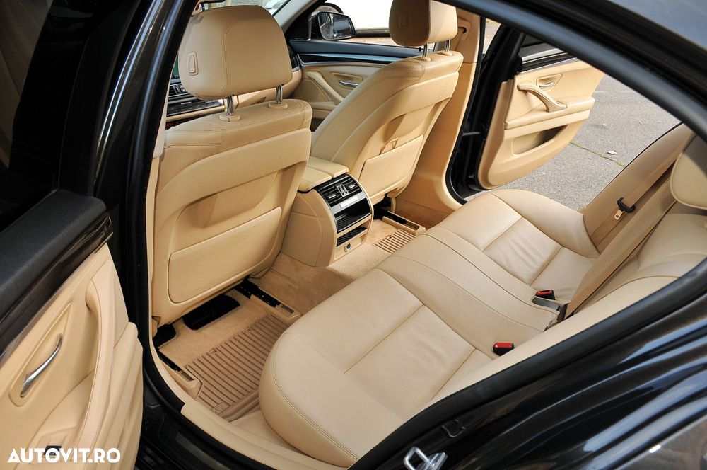 BMW Seria 5 525d xDrive - 8