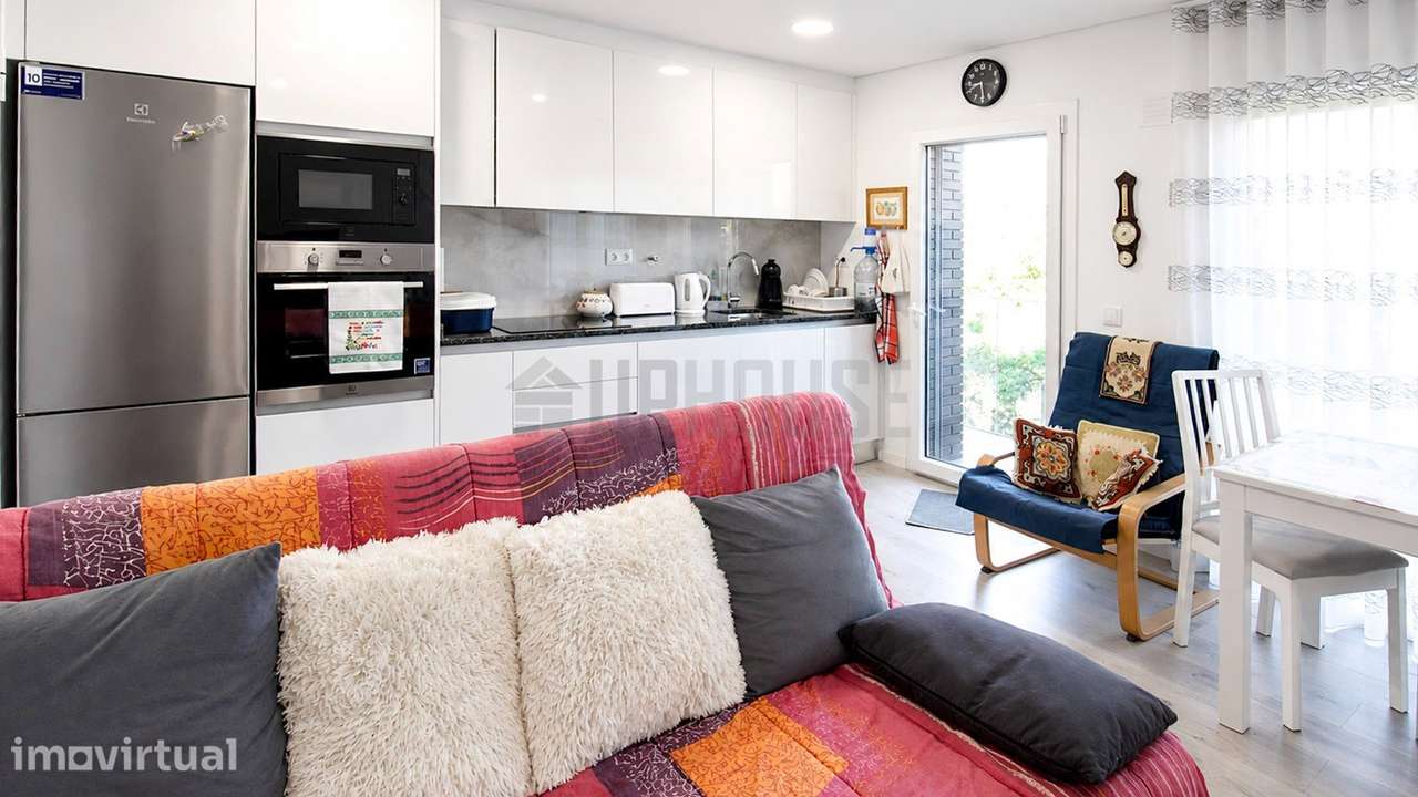 Apartamento T1 Recente com Garagem | Próximo do Politécnico - Grande imagem: 4/12