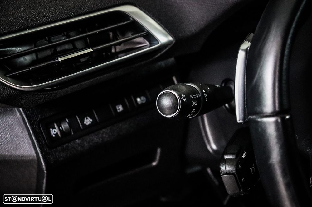 Peugeot 3008 1.6 Hybrid Allure Pack e-EAT8 - 19