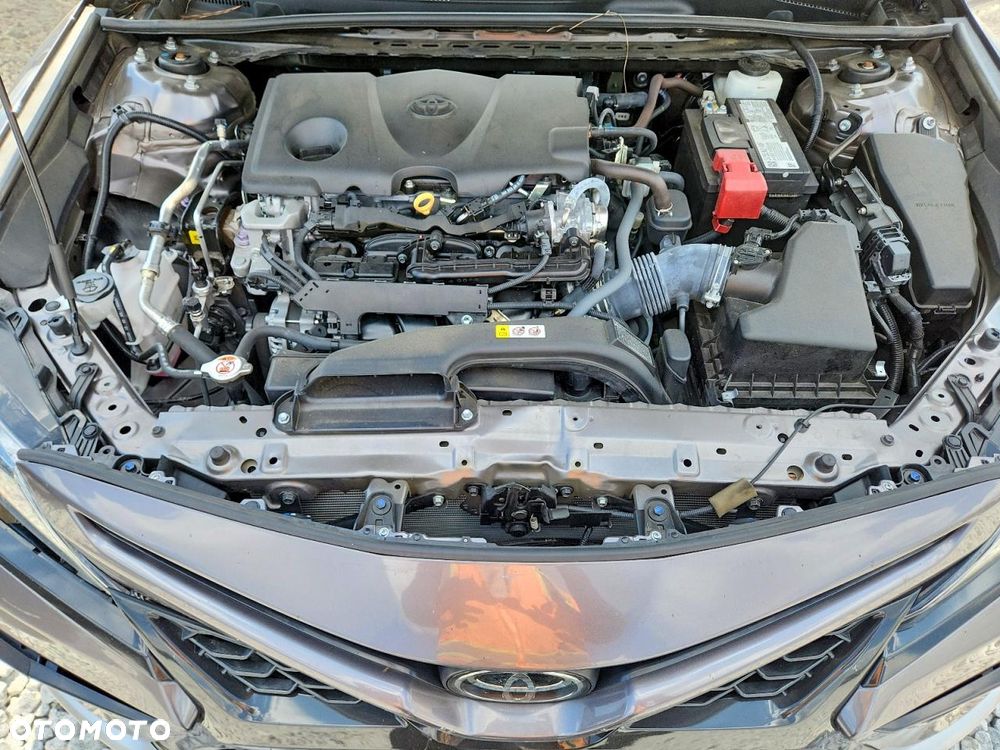 Toyota Camry - 12