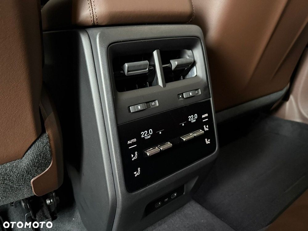 Porsche Macan - 31