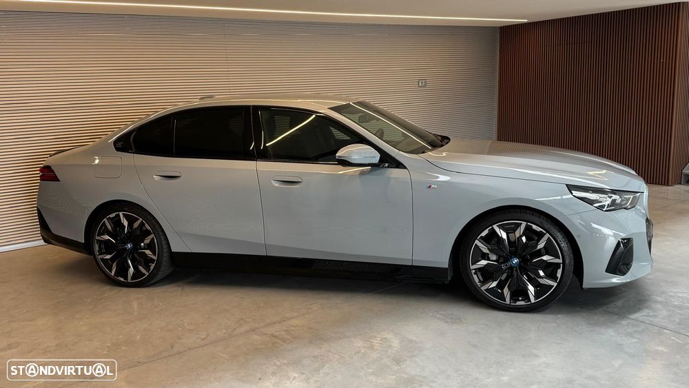 BMW i5 eDrive40 Pack Desportivo M foto 5