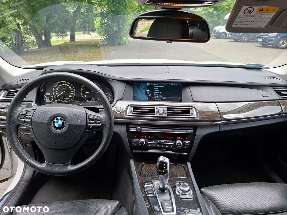 BMW Seria 7 - 13