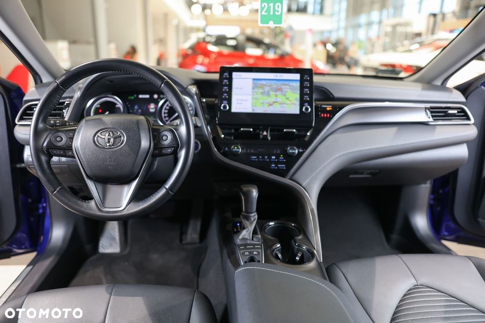 Toyota Camry - 6