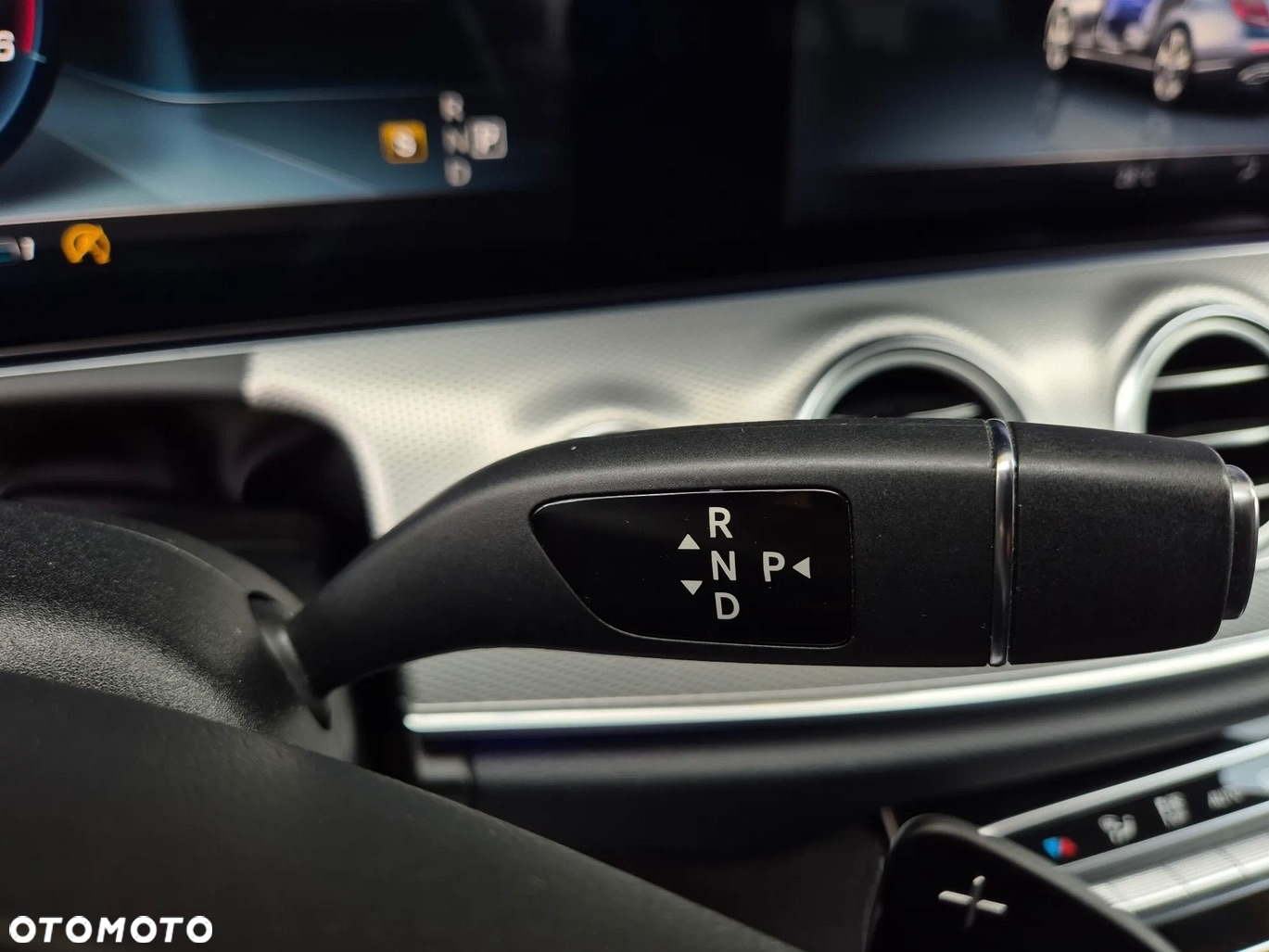 Mercedes-Benz Klasa E 220 d 9G-TRONIC - 19