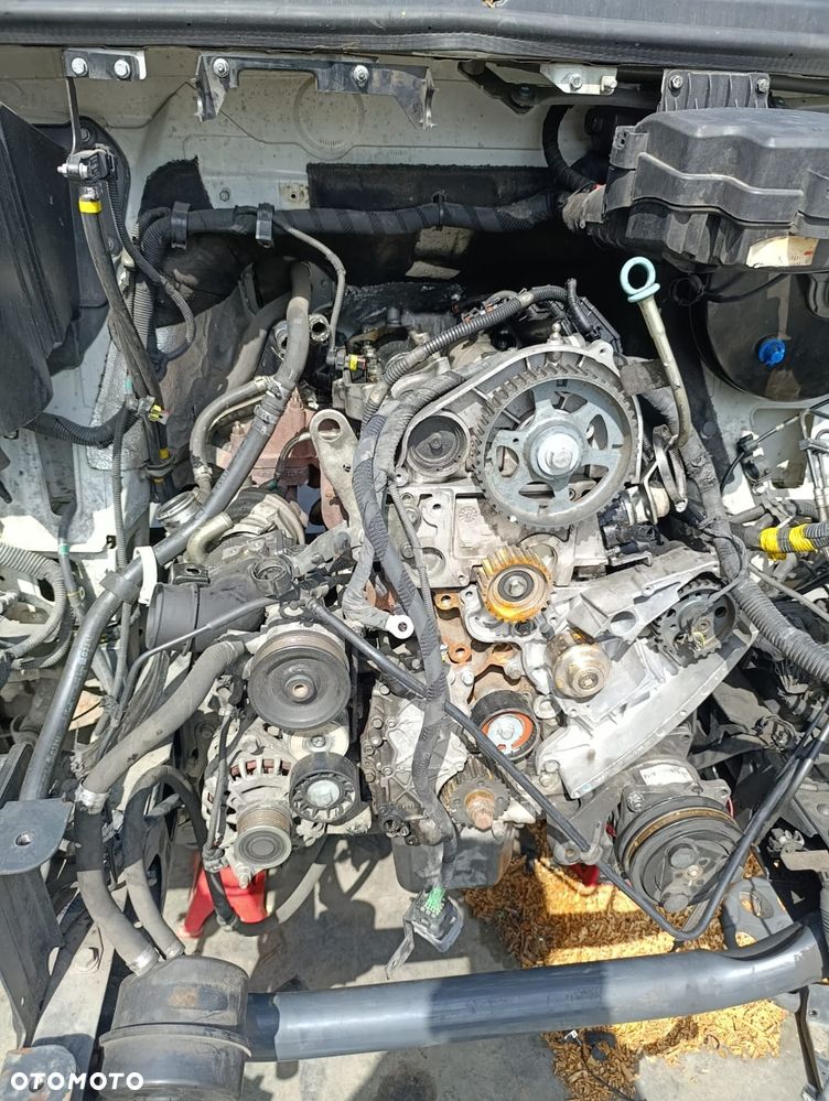 Iveco Daily Silnik 2.3 Euro 6 Na części Turbina Blok Głowica Części - 1