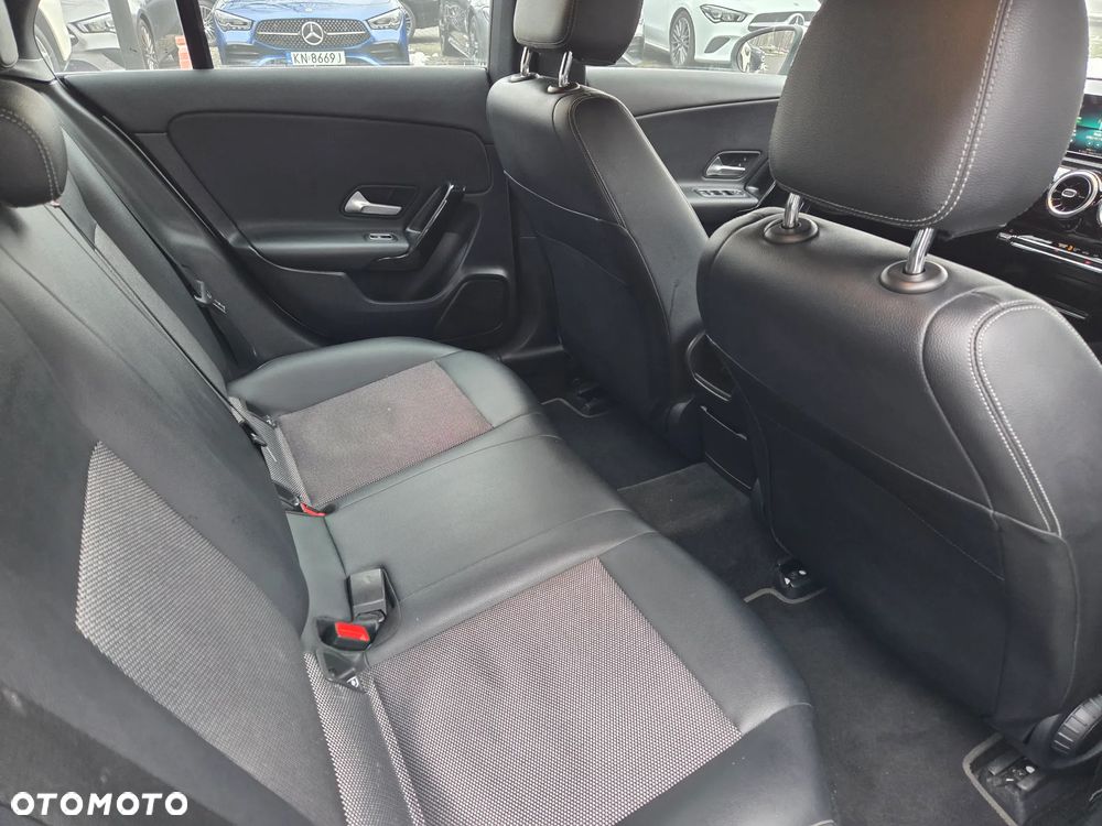 Mercedes-Benz CLA 180 d 7G-DCT - 29