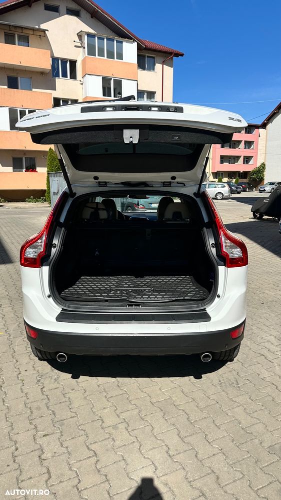 Volvo XC 60 2.4D AWD Summum - 13