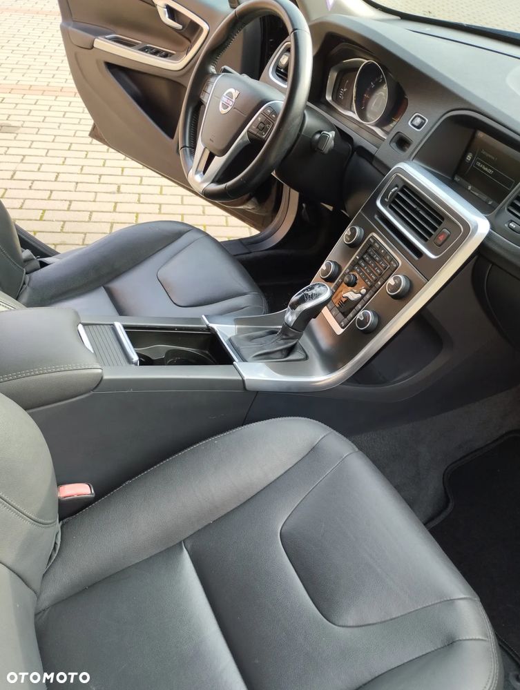 Volvo S60 T5 Powershift Momentum - 16