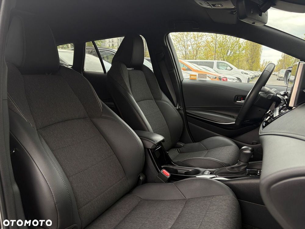 Toyota Corolla 1.8 Hybrid Comfort - 24