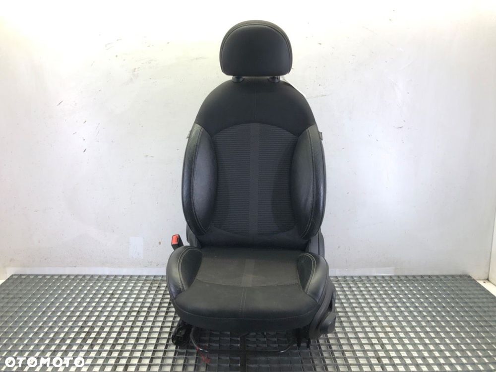 FOTEL LEWY PRZÓD - 300.00 PLN - MINI MINI COUNTRYMAN (R60) 2010 - 2016 Cooper D 82 kW [112 KM] olej - 1