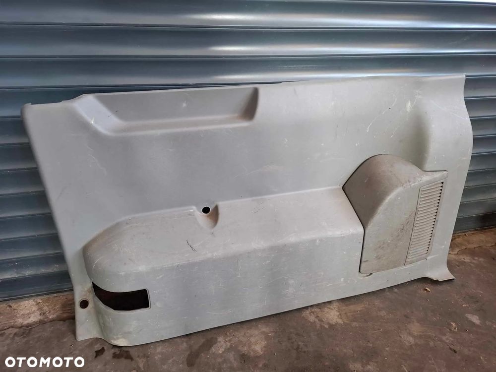 BOCZEK PRAWY TYLNY TYŁ BAGAŻNIKA TAPICERKA VW T5 TRANSPORTER CARAVELLE - 2